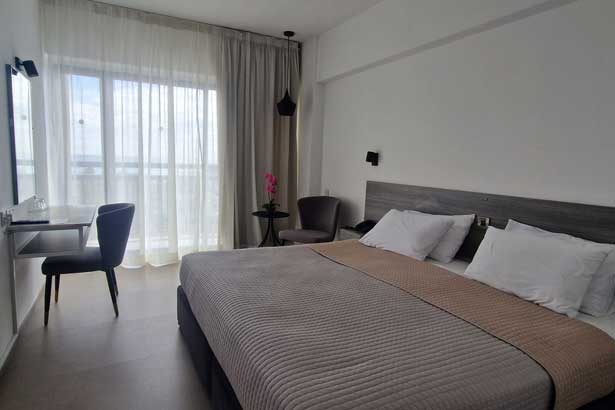 Navarria Hotel